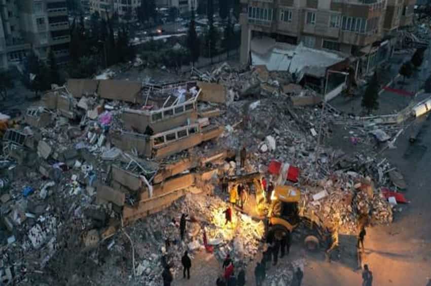 AFAD: 28 bin 44 kişi deprem bölgesinden tahliye edildi